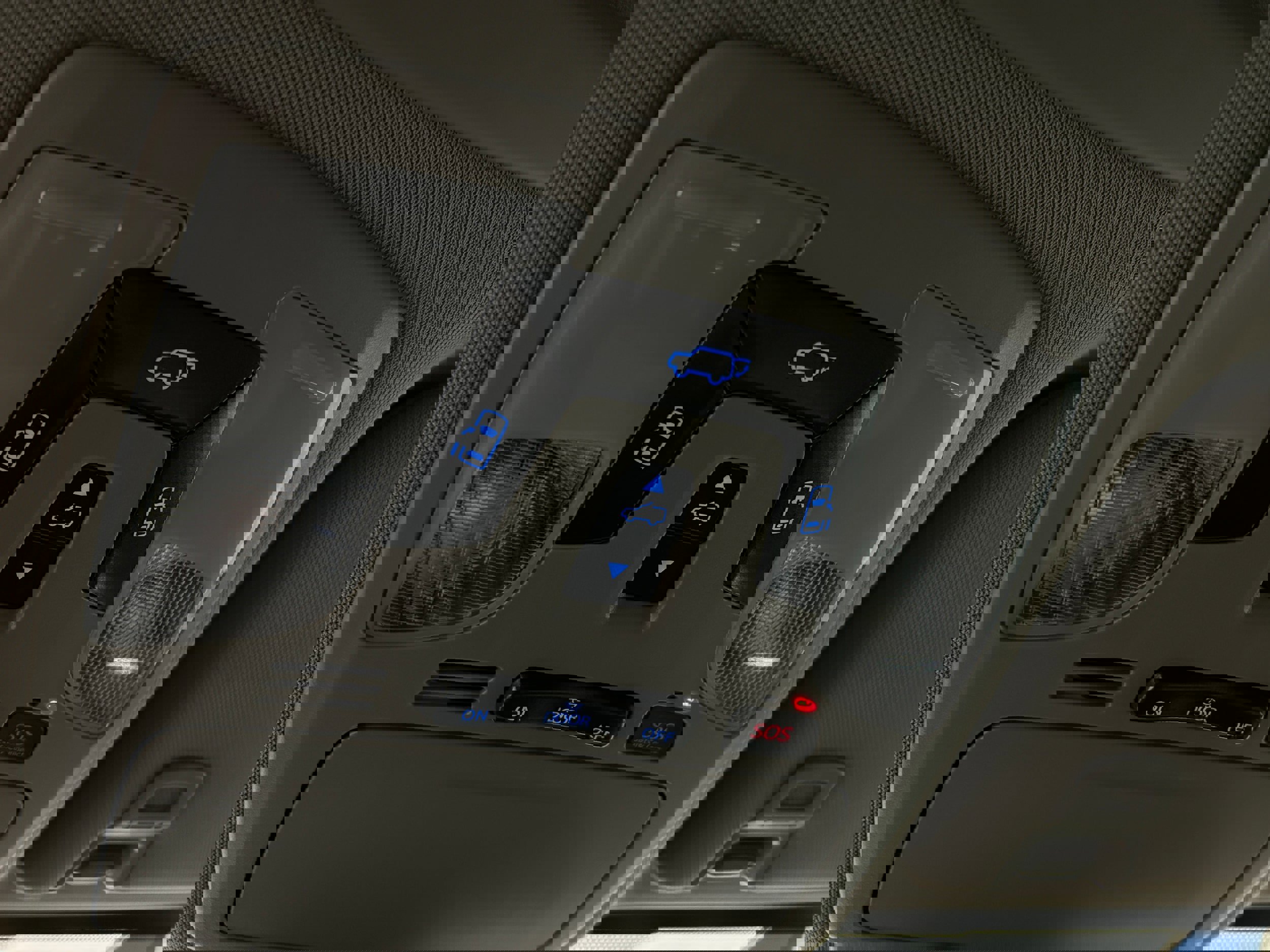 Used 2020 Toyota Sienna XLE w/ XLE Navigation Package image 28