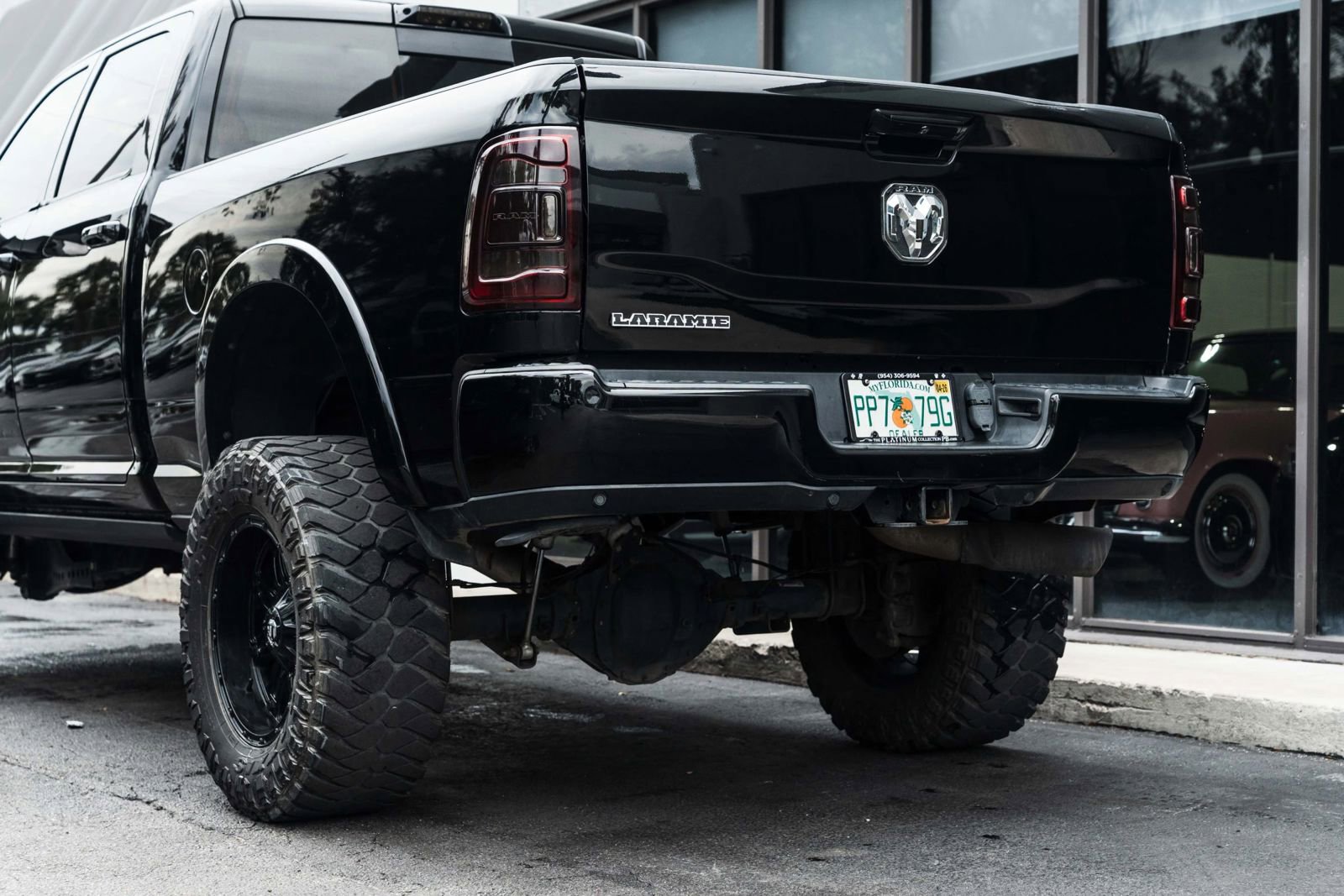 Used 2019 RAM 3500 Laramie image 11