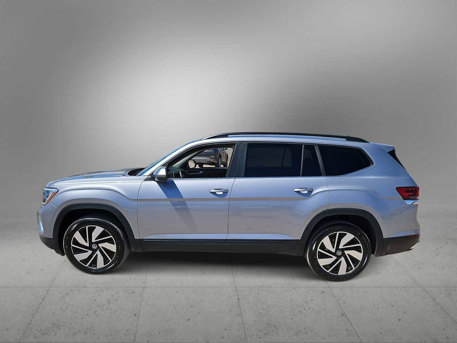 Used 2024 Volkswagen Atlas SE AWD/4WD image 5