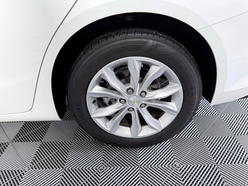 Used 2025 Chevrolet Malibu LT image 28