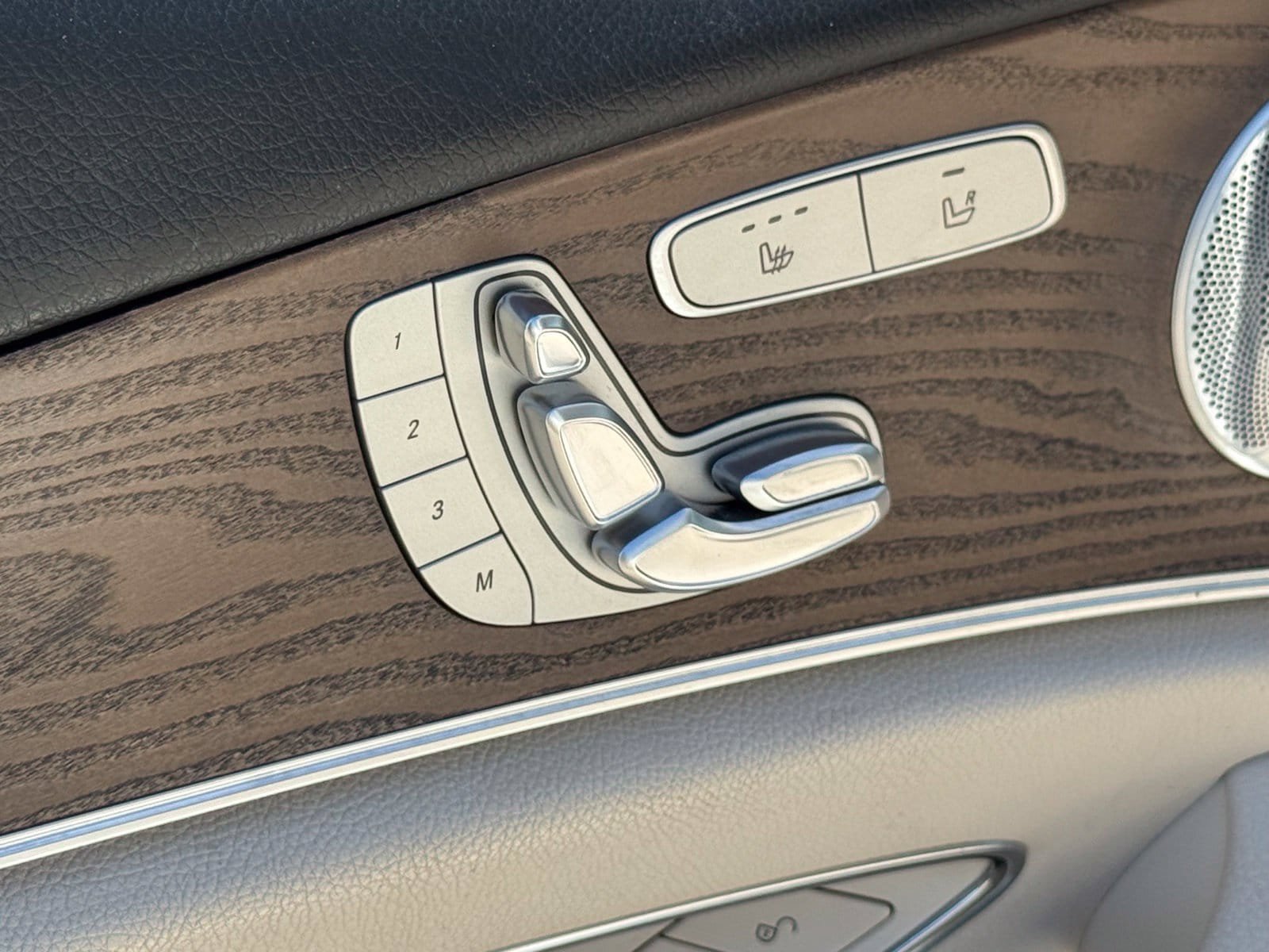 Used 2020 Mercedes-Benz E 350 Sedan image 22