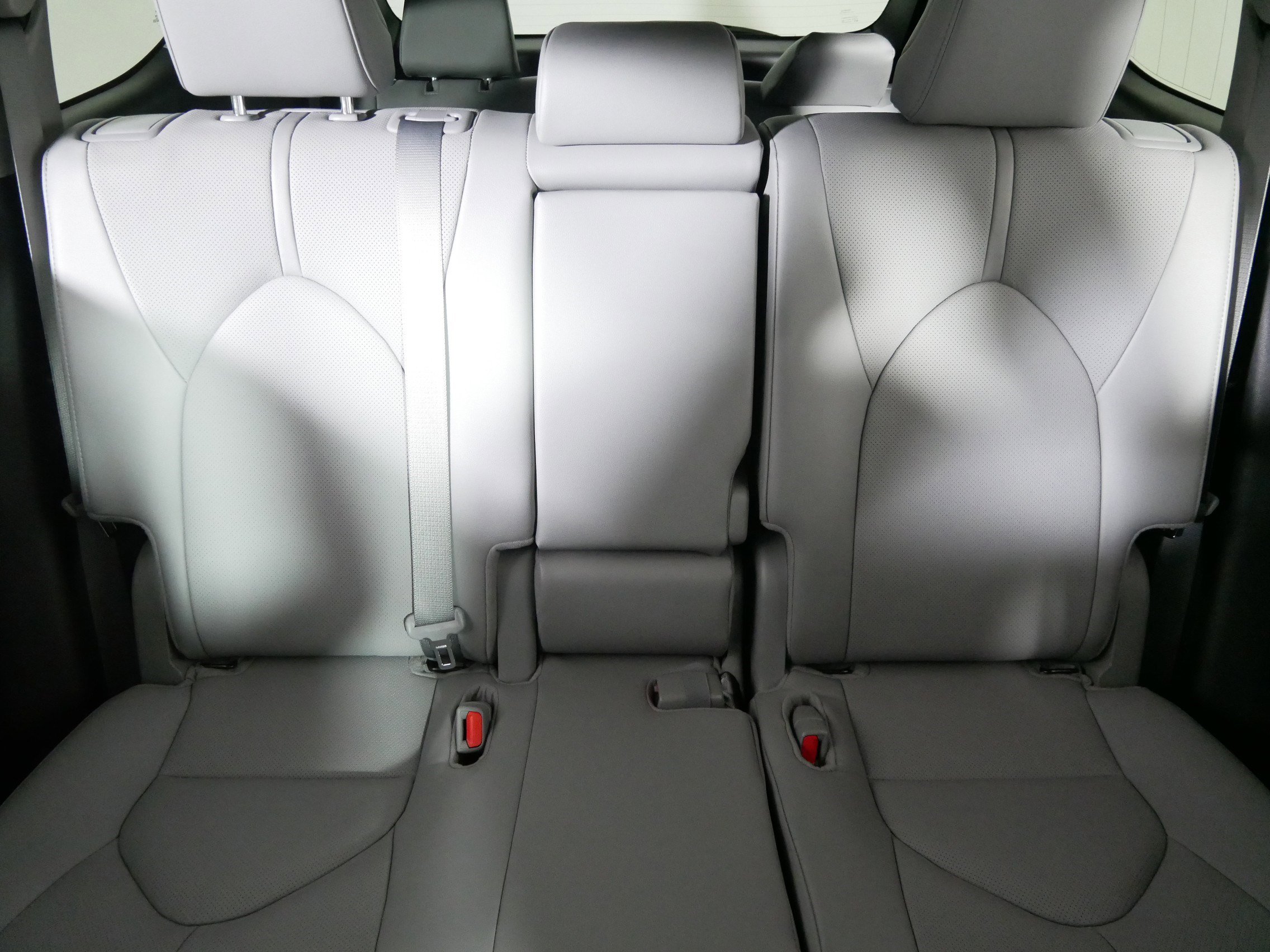 Used 2025 Toyota Highlander Limited image 13