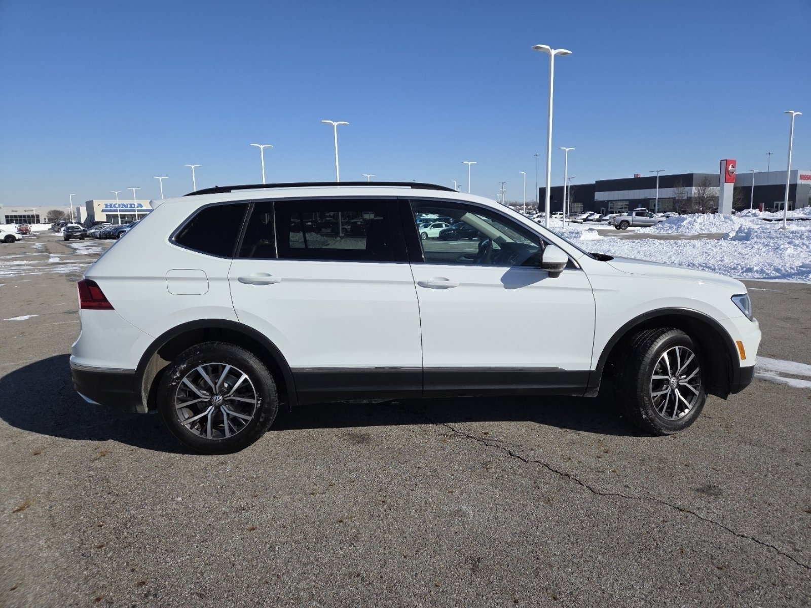 Used 2020 Volkswagen Tiguan SE image 16