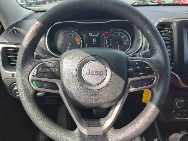 Used 2019 Jeep Cherokee Latitude w/ Popular Appearance Group FWD image 29