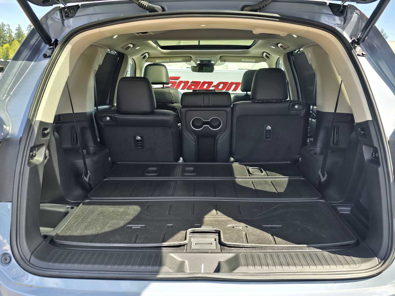 Used 2025 Honda Pilot Touring image 14