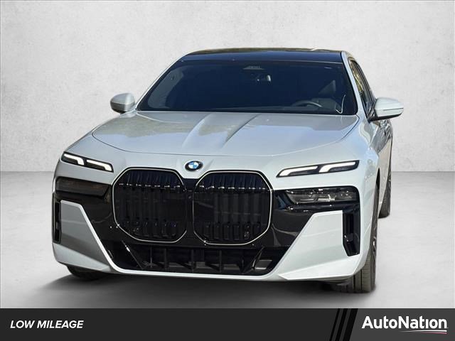 Used 2025 BMW 740i w/ Premium Package RWD image 1