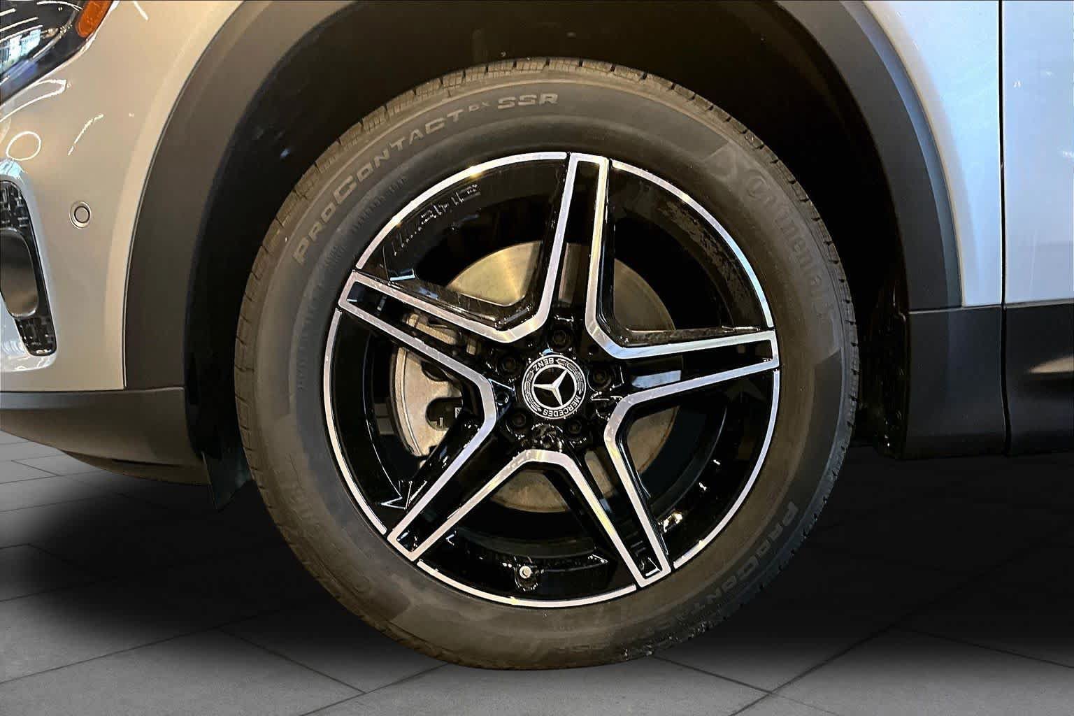 New 2026 Mercedes-Benz GLB 250 4MATIC image 16
