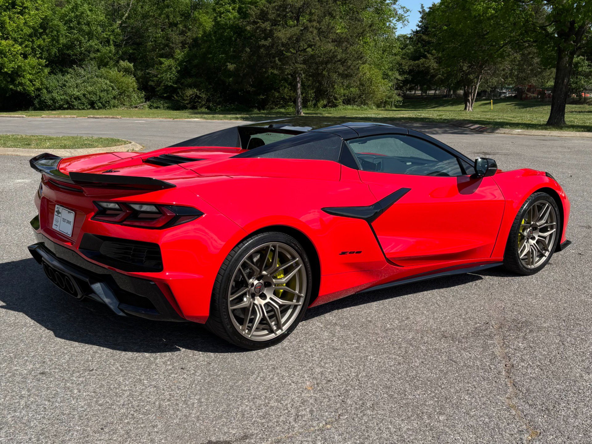 Used 2023 Chevrolet Corvette Z06 w/ Stealth Interior Trim Package RWD image 3