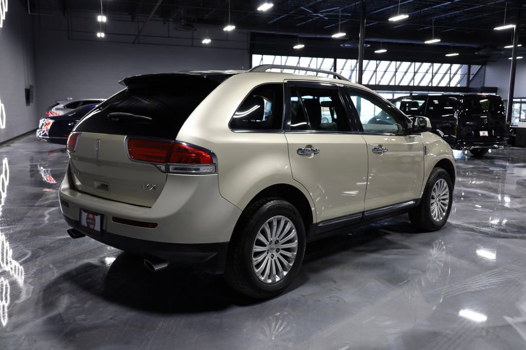 Used 2011 Lincoln MKX 2WD w/ Wood Pkg image 7