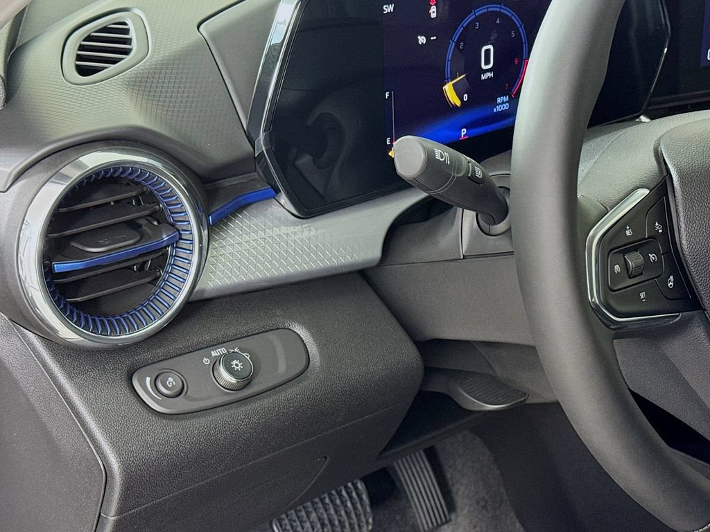 New 2026 Chevrolet Trax LT w/ Midnight Edition FWD image 11