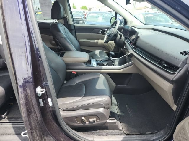 Used 2025 Kia Carnival EX FWD image 15