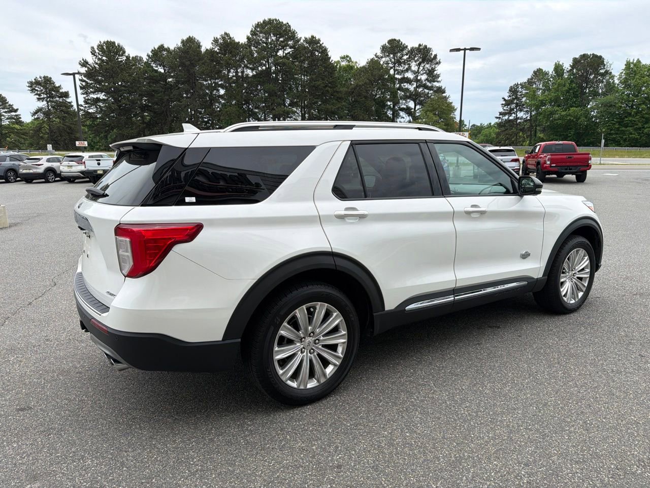 Used 2022 Ford Explorer King Ranch w/ Class IV Trailer Tow Package AWD/4WD image 8