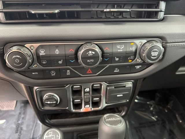 New 2026 Jeep Gladiator Sport AWD/4WD image 22