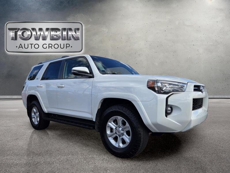 Used 2023 Toyota 4Runner SR5 Premium w/ Moonroof Package AWD/4WD image 2
