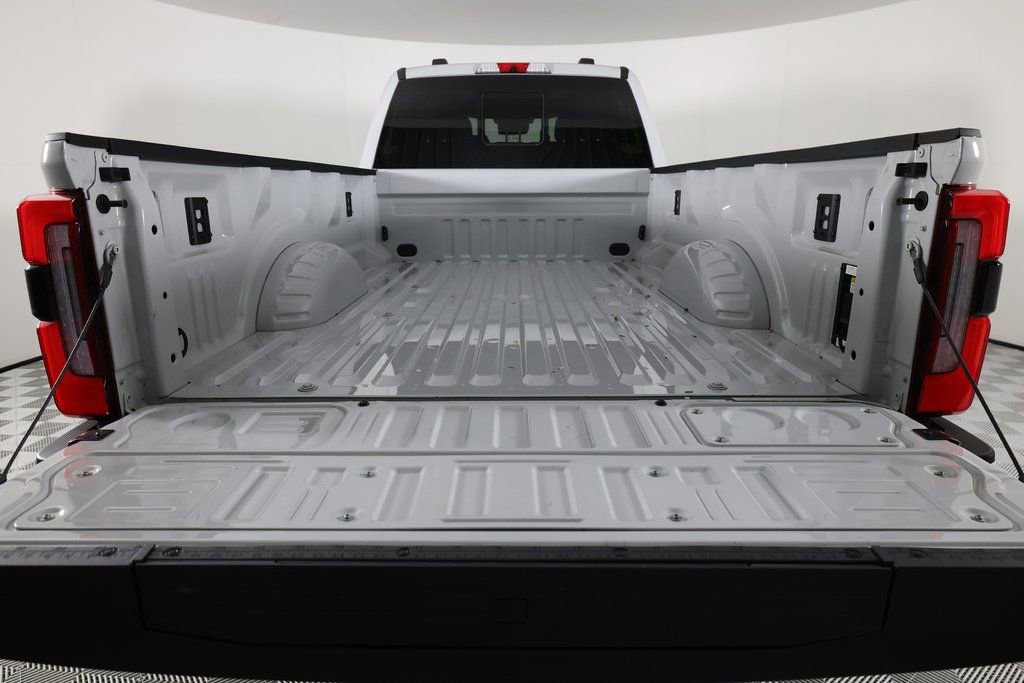 Used 2025 Ford F350 Platinum w/ Platinum Plus Package image 7