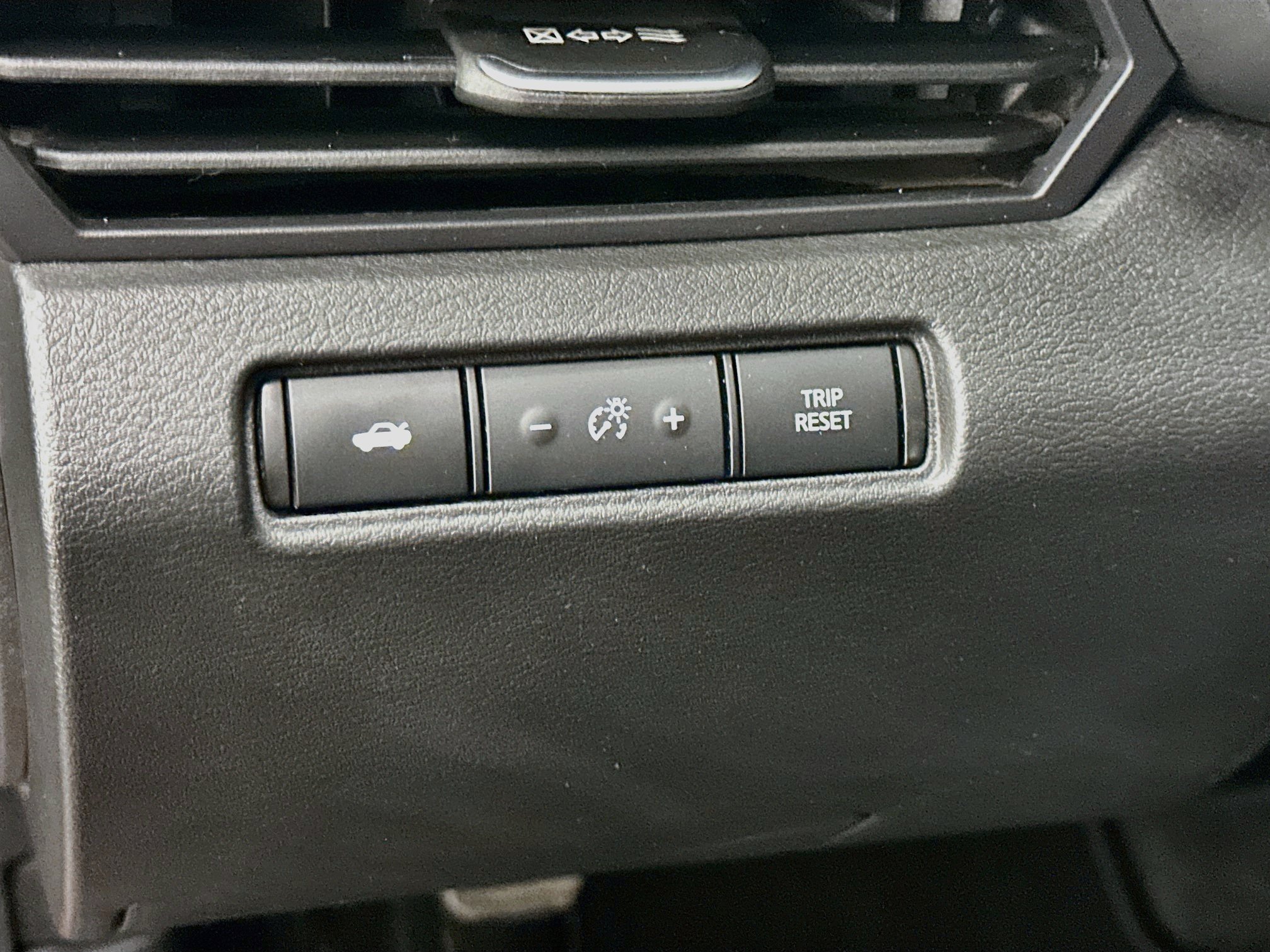Used 2024 Nissan Altima 2.5 SV FWD image 17