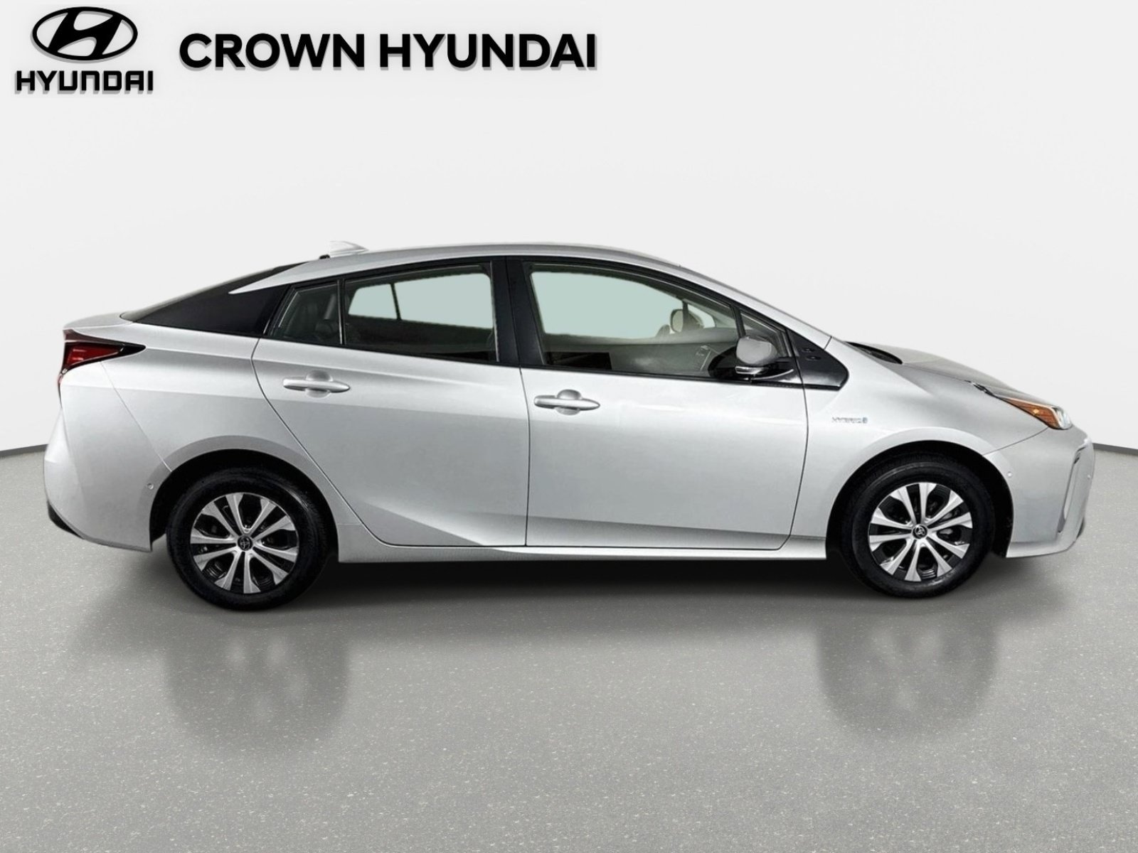 Used 2020 Toyota Prius XLE w/ Advanced Technology Package AWD/4WD image 5