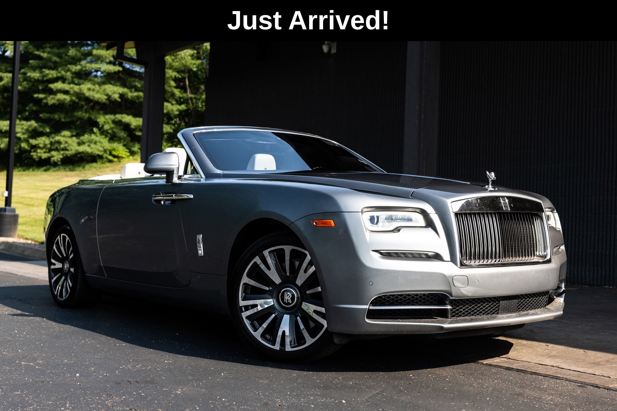 Used 2017 Rolls-Royce Dawn RWD image 1