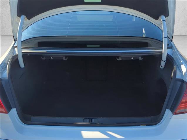 Used 2013 Volkswagen CC Lux image 6