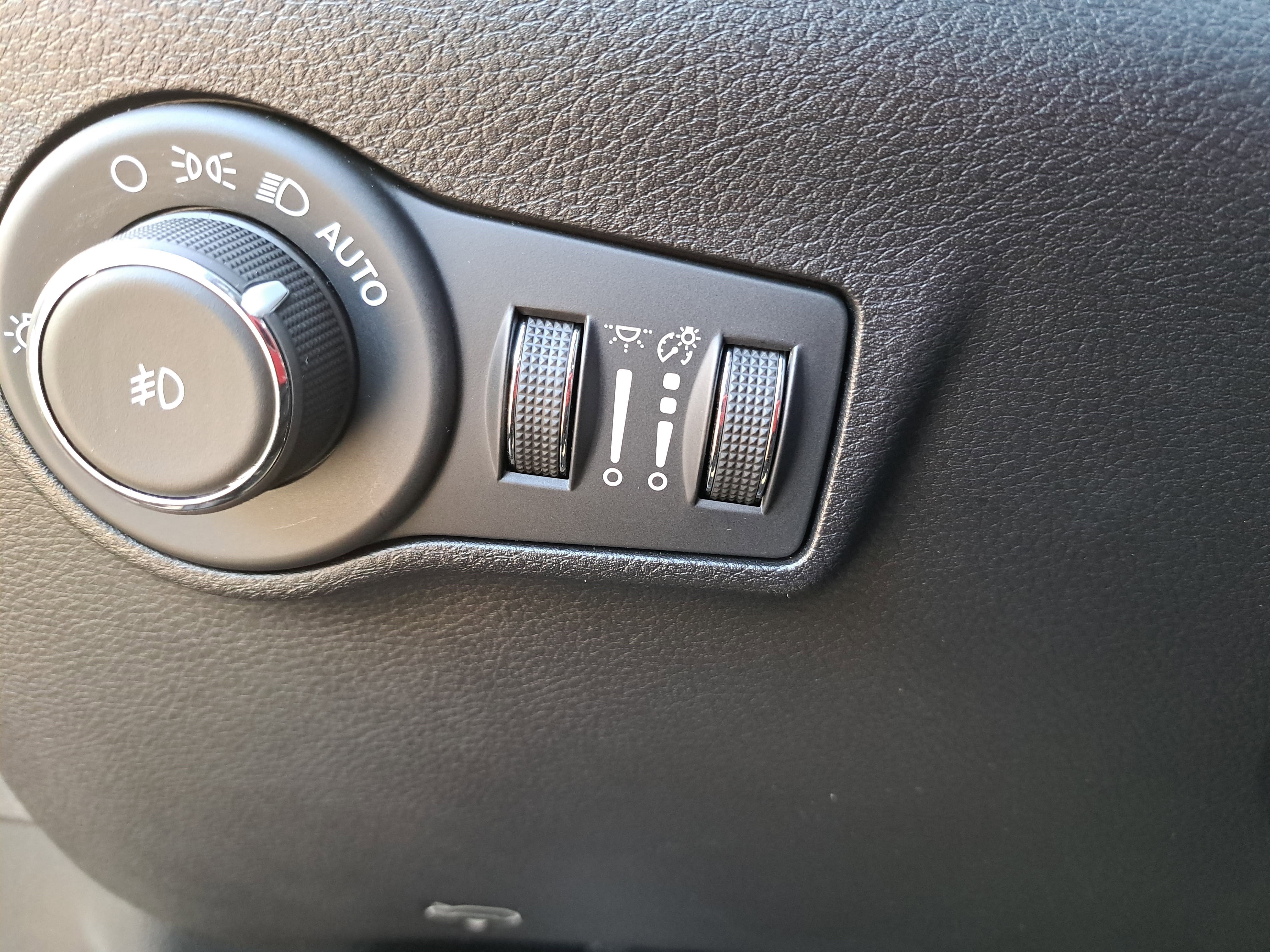 Used 2024 Jeep Compass Latitude image 25