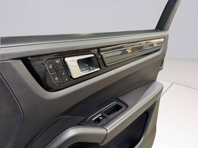 Used 2022 Porsche Cayenne Turbo GT image 51