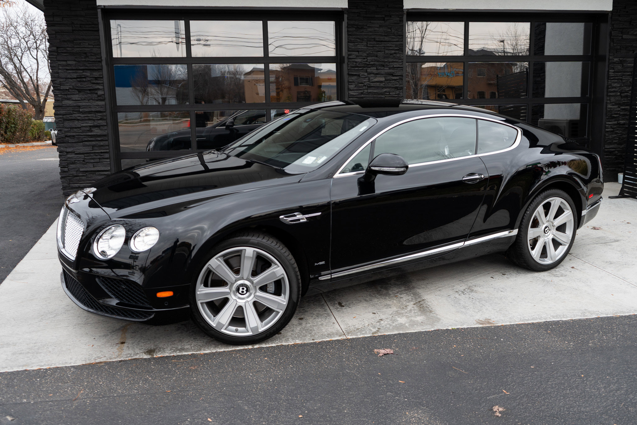 Used 2016 Bentley Continental GT image 2