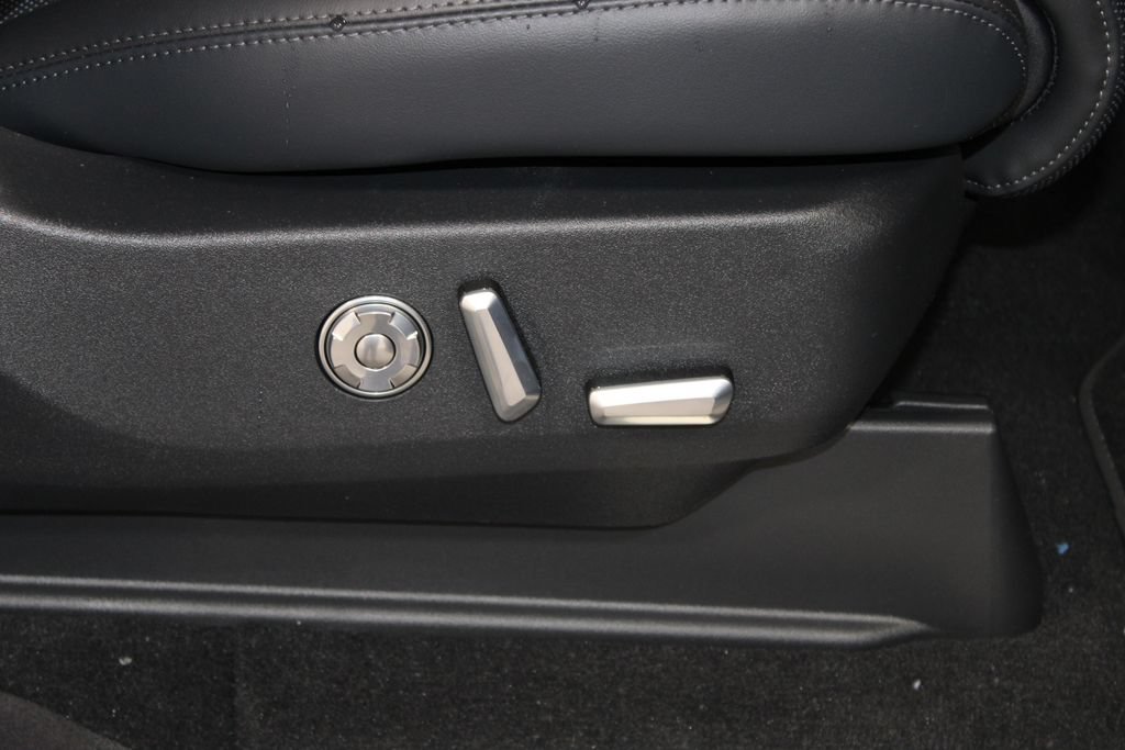New 2027 Lincoln Navigator Premiere RWD image 29