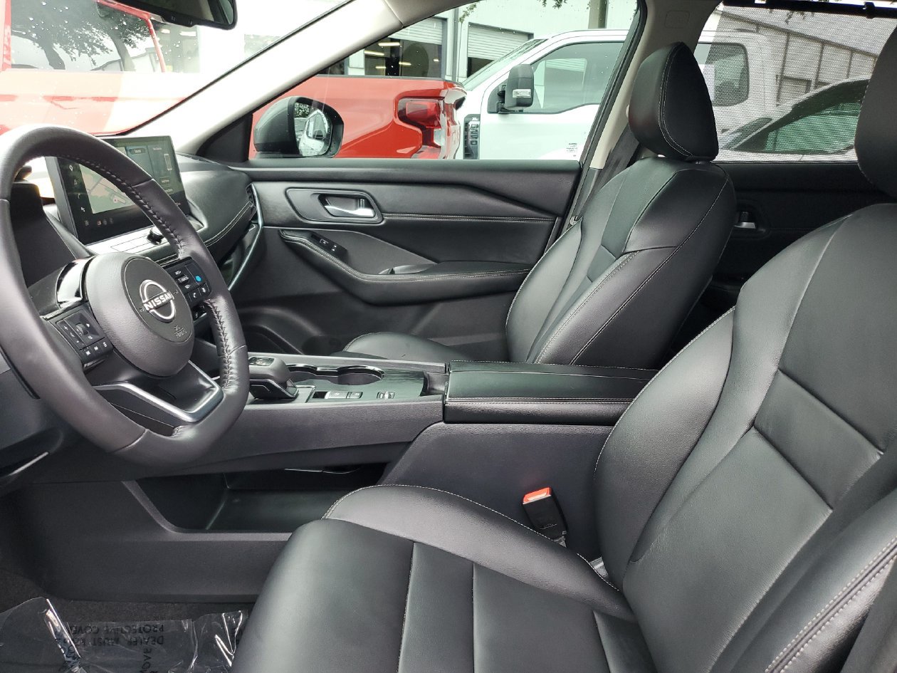 Used 2024 Nissan Rogue SL w/ SL Premium Package FWD image 17