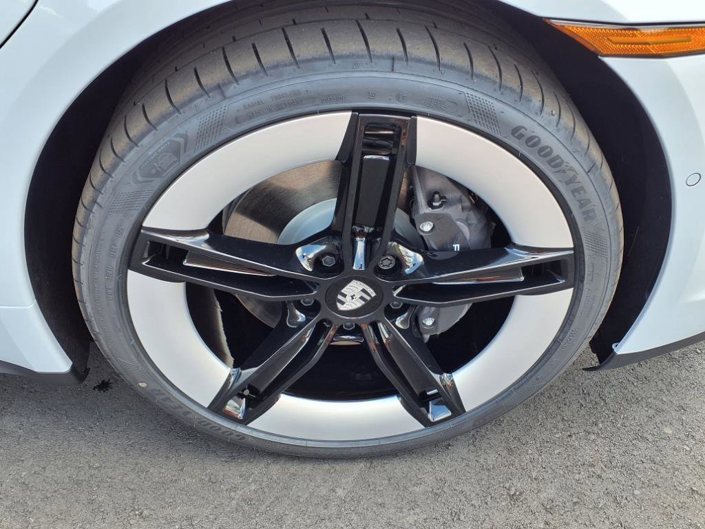 New 2025 Porsche Taycan image 32