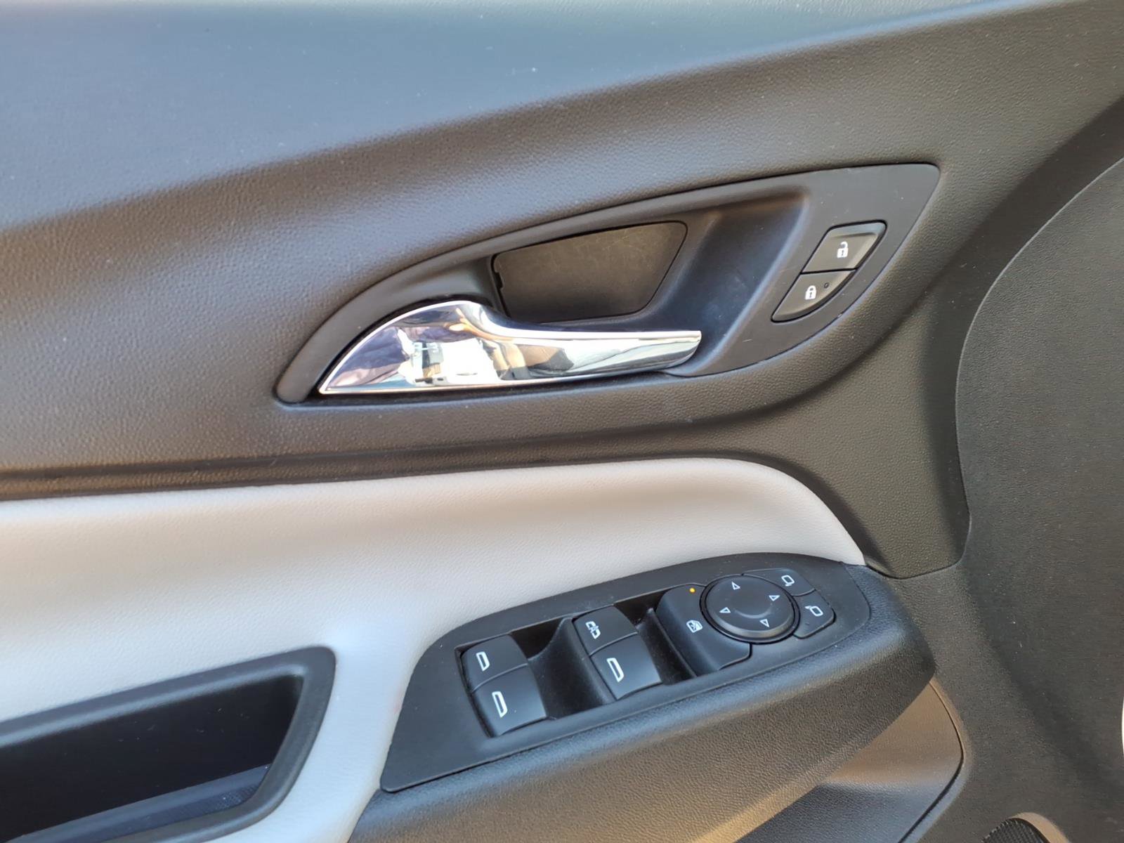 Used 2021 Chevrolet Equinox LS image 7