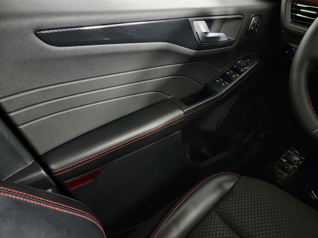 Certified 2023 Ford Escape ST-Line Elite AWD/4WD image 31