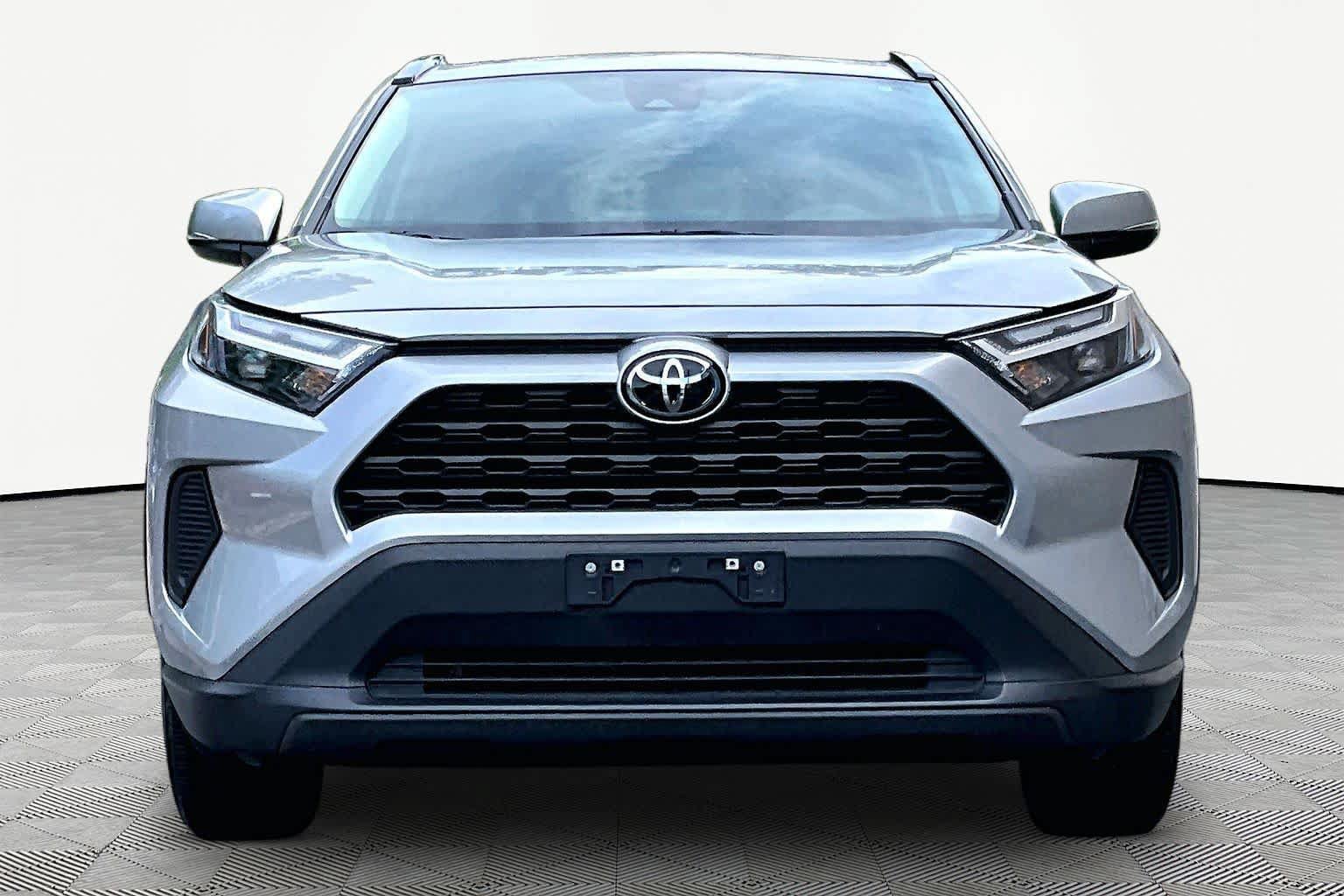 Certified 2025 Toyota RAV4 LE AWD/4WD image 4