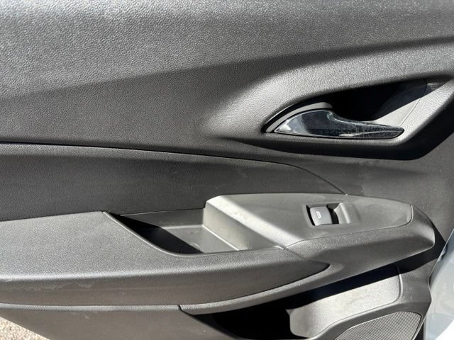 New 2026 Chevrolet Trax LT w/ LT Convenience Package FWD image 15