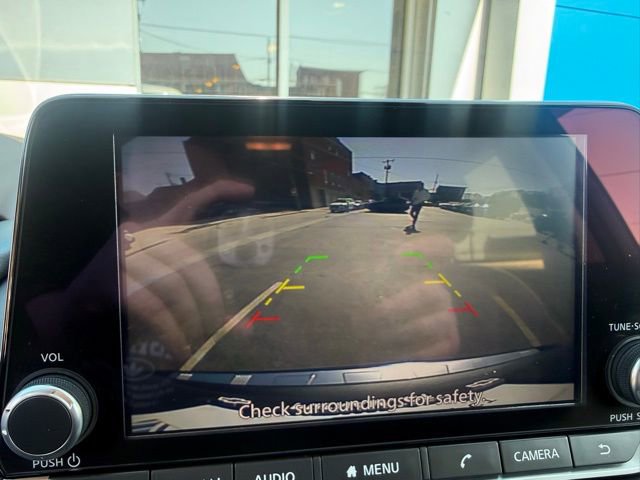 Used 2023 Nissan Rogue SV image 27