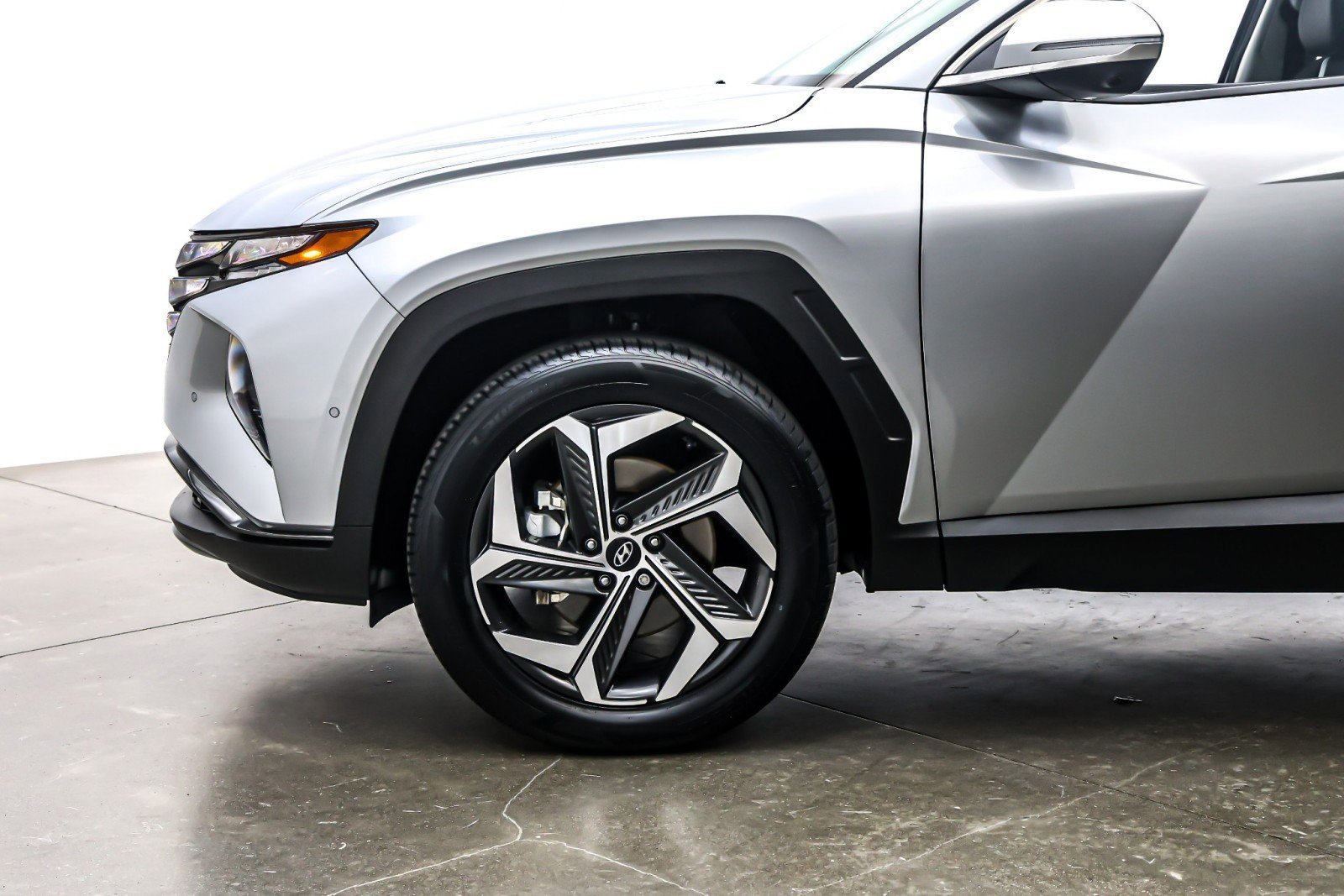 Used 2023 Hyundai Tucson Limited w/ Cargo Package image 11