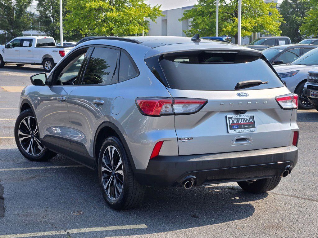Used 2022 Ford Escape SE w/ SE Sport Appearance Package FWD image 12