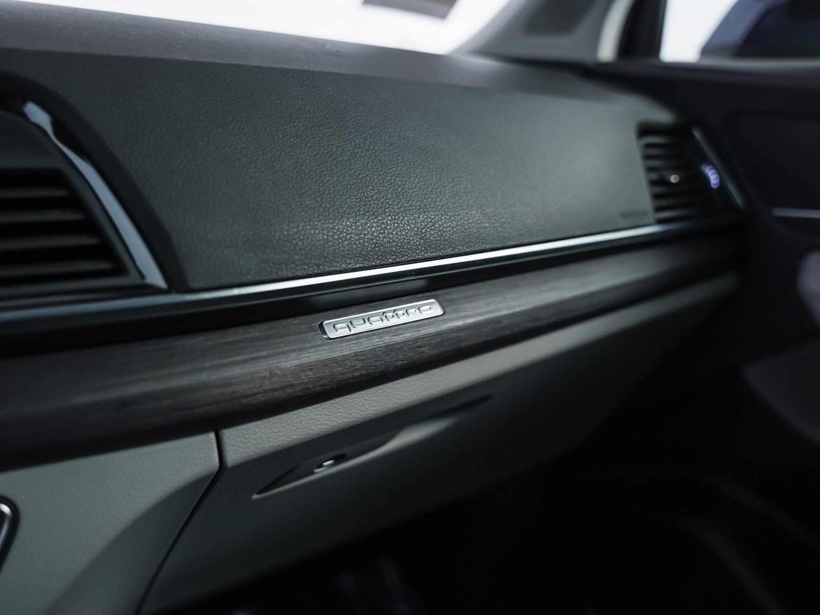 Used 2021 Audi Q5 Premium Plus w/ Premium Plus Package image 23