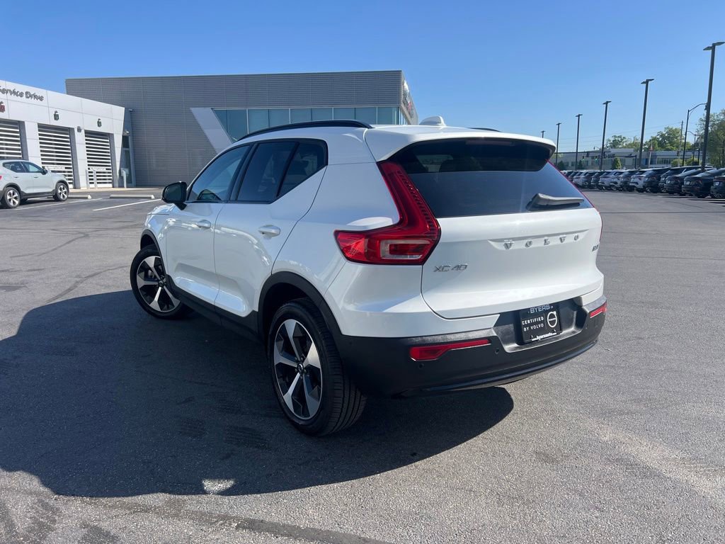 Used 2026 Volvo XC40 B5 Plus AWD/4WD image 4