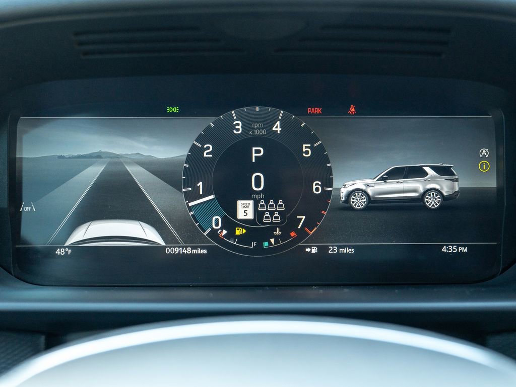 Used 2024 Land Rover Discovery Dynamic SE image 14