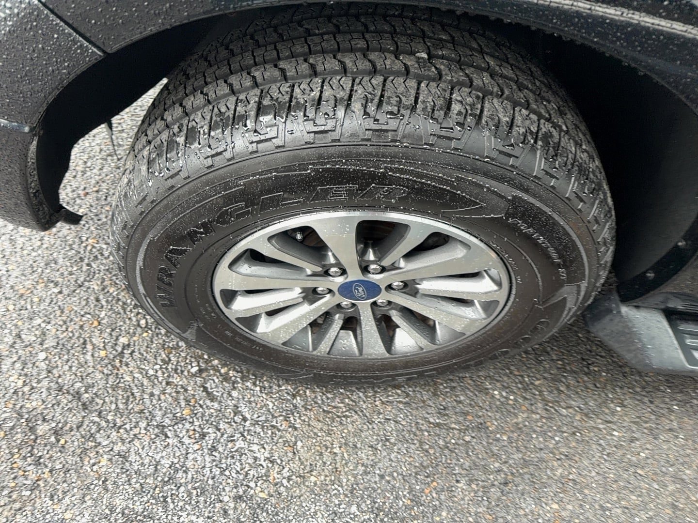 Used 2017 Ford Expedition EL XLT AWD/4WD image 4