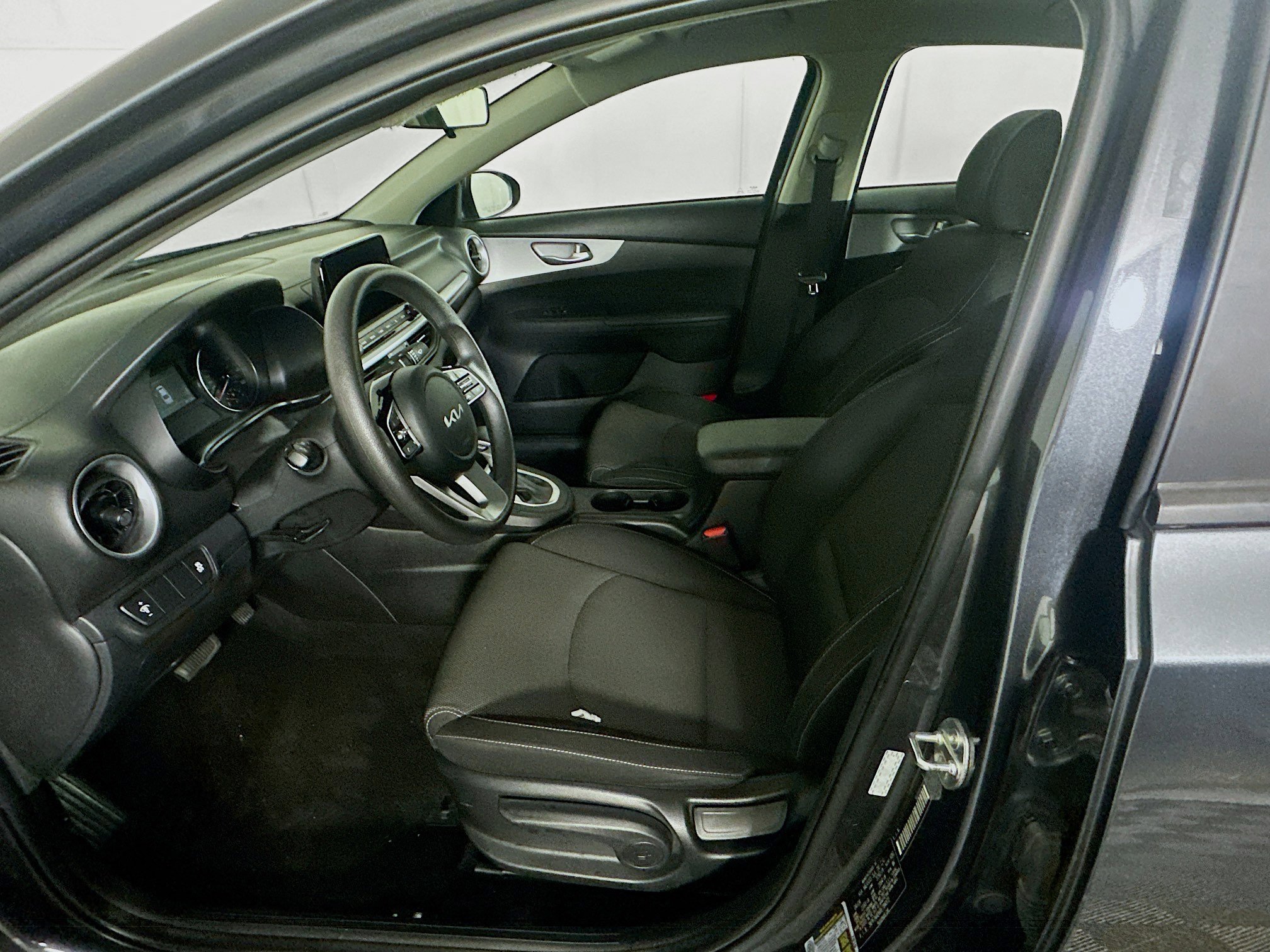 Used 2024 Kia Forte LXS image 13