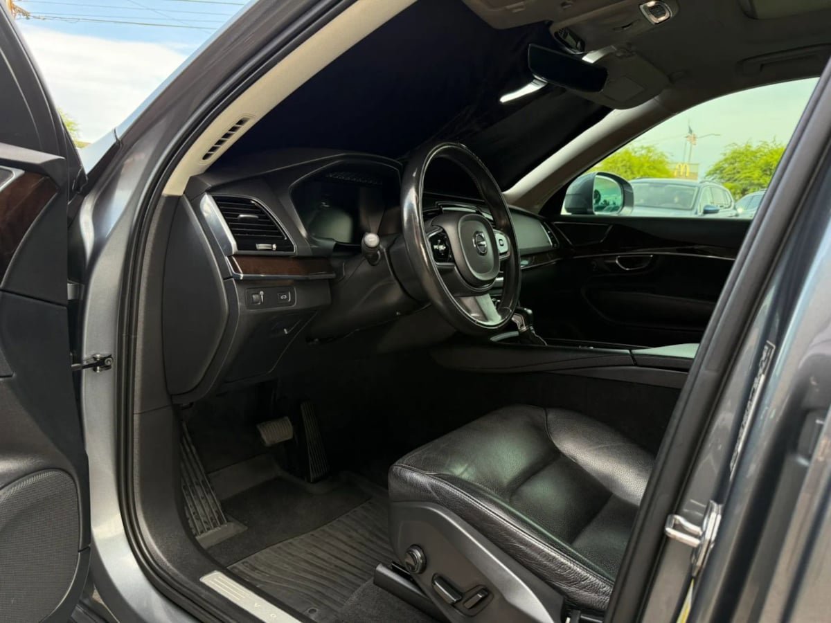 Used 2016 Volvo XC90 T6 Momentum w/ Momentum Plus Package AWD/4WD image 41