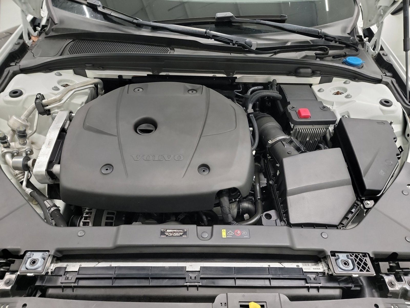 Used 2021 Volvo V60 T5 Cross Country image 25