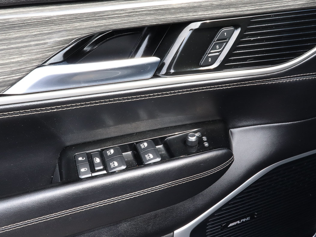 Used 2022 Jeep Wagoneer Series II AWD/4WD image 16