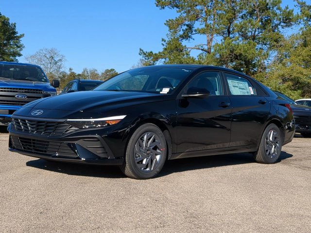 New 2026 Hyundai Elantra Sport FWD image 2