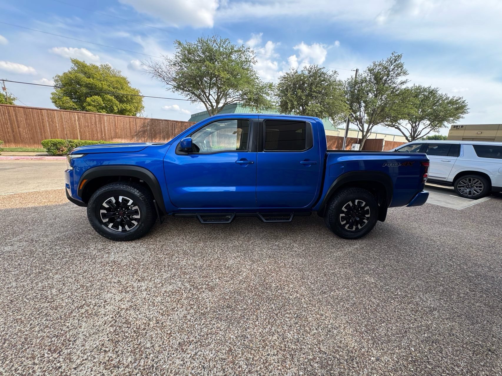 Used 2024 Nissan Frontier PRO-4X w/ Pro Convenience Package AWD/4WD image 11