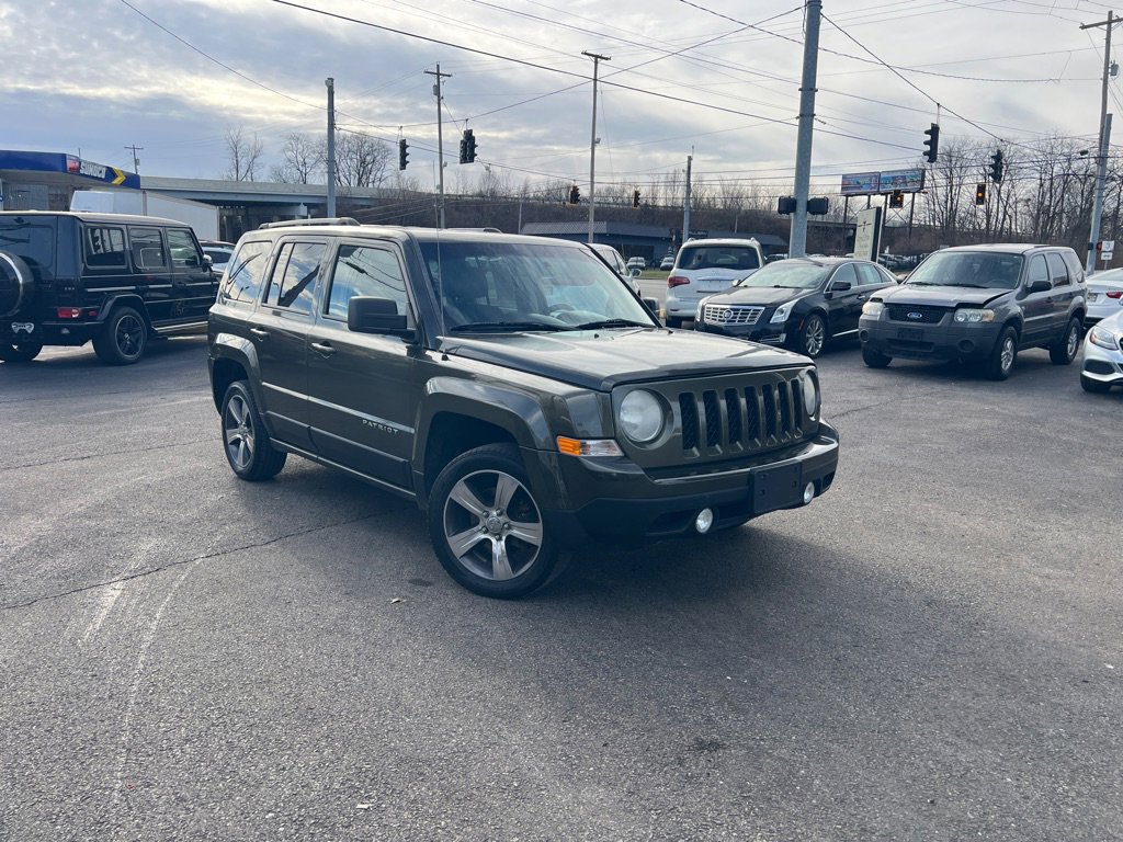 Used 2016 Jeep Patriot 4WD image 2