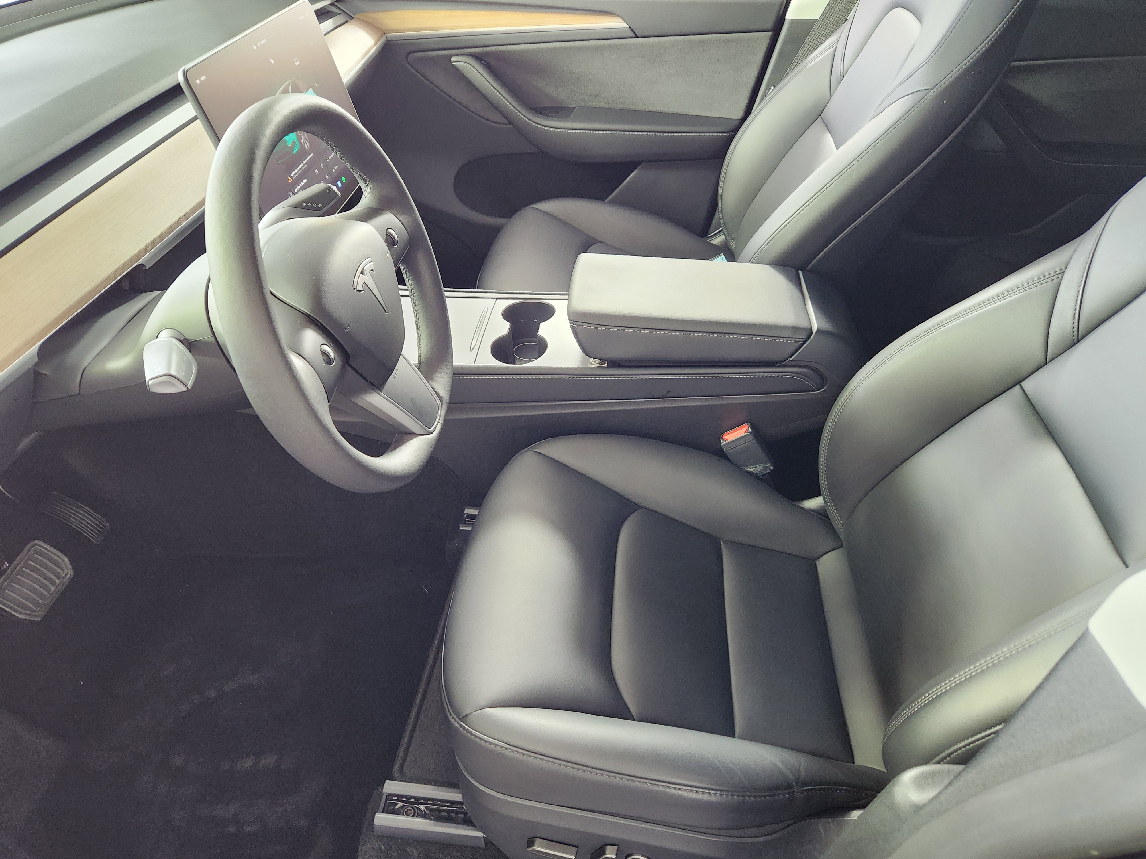 Used 2024 Tesla Model Y Long Range image 12