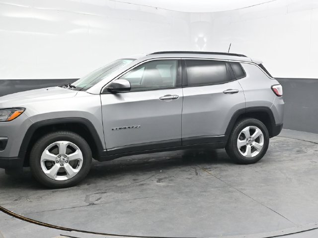 Used 2021 Jeep Compass Latitude w/ Convenience Group AWD/4WD image 3