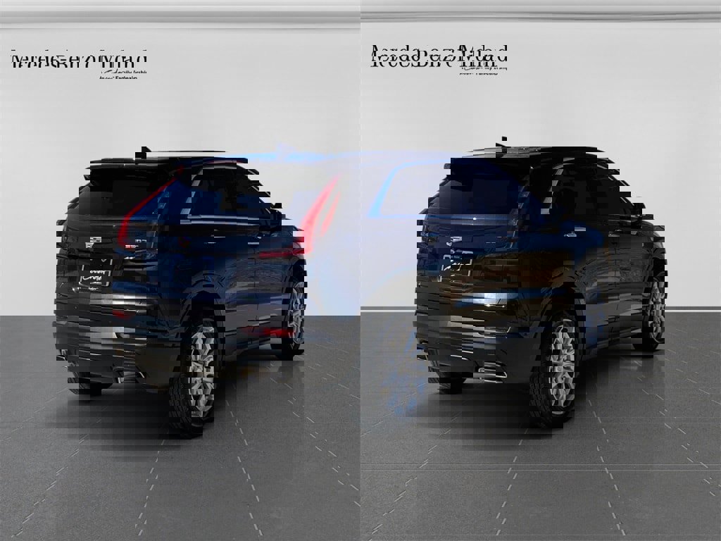 Used 2023 Cadillac XT4 Luxury w/ Cold Weather Package image 7